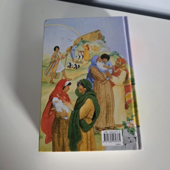 Children's Edition Illustrated Holy Bible - Picture 4 of 5